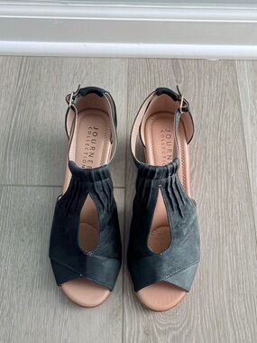Journee Collection Forest Green Open-Toe Slingback Sandals. Women size 8.5
NWOT